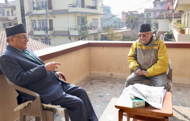 बालकोटमा प्रधानमन्त्री प्रचण्ड र ओलीबीच भेटवार्ता 